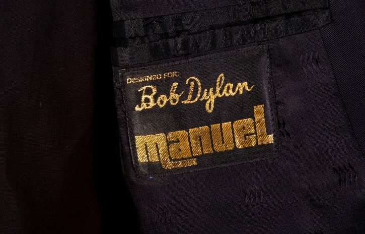 On stage, Dylan frequently wore western-cut clothing, such as this jacket made for him by Manuel and this velvet bolo-style tie. Photo courtesy of Bob Delevante and the Country Music Hall of Fame and Museum.