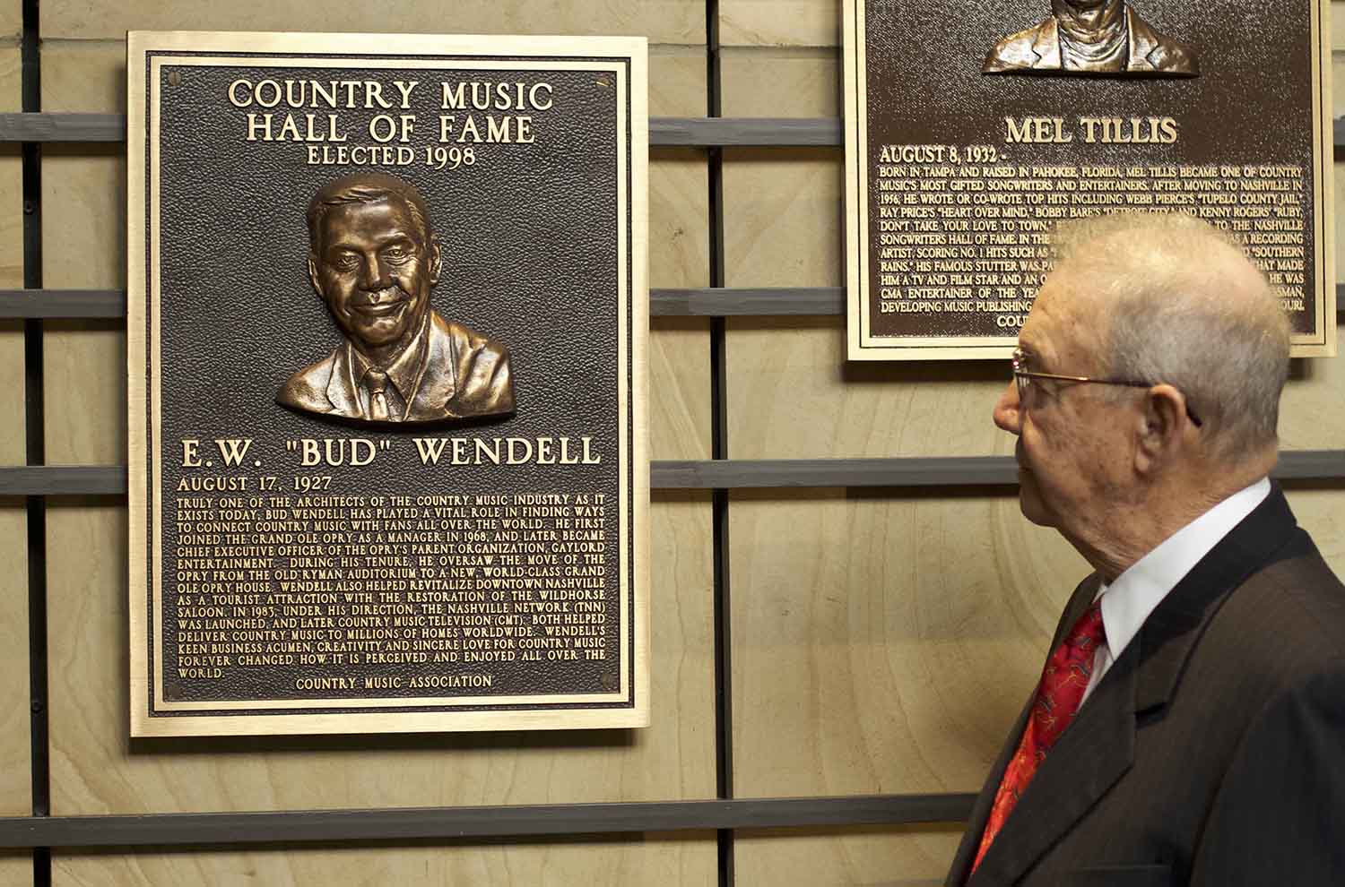 Bud Wendell gazes on his plaque in the Country Music Hall of Fame’s Rotunda, 2016.