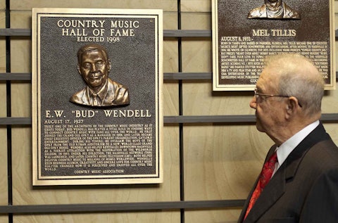 Bud Wendell gazes on his plaque in the Country Music Hall of Fame’s Rotunda, 2016.