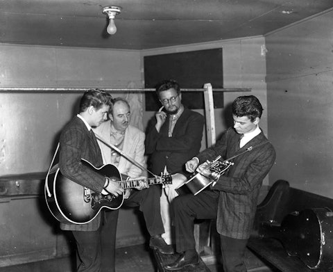 With two key men in their career (from left): Phil Everly, Everlys manager Wesley Rose, songwriter Boudleaux Bryant, and Don Everly. Photo by Elmer Williams.