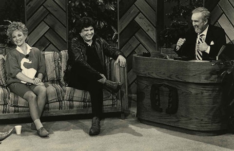 Ralph Emery hosting his popular Nashville Network talk show, Nashville Now, with guests Barbara Mandrell and Don Everly, 1986. Photo by Jim Hagans.