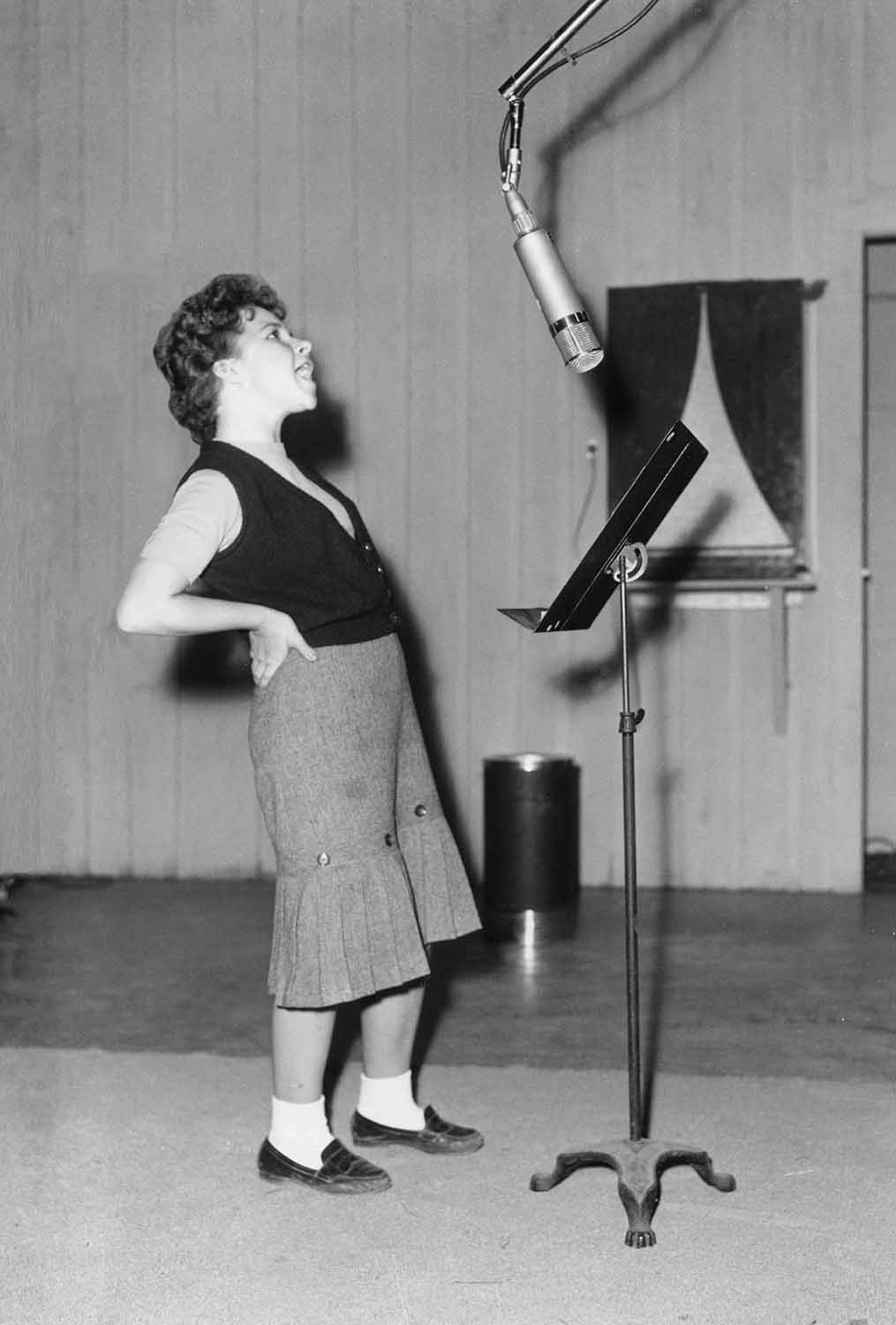 Brenda Lee recording in Bradley Studios for Decca. 1959... 1960