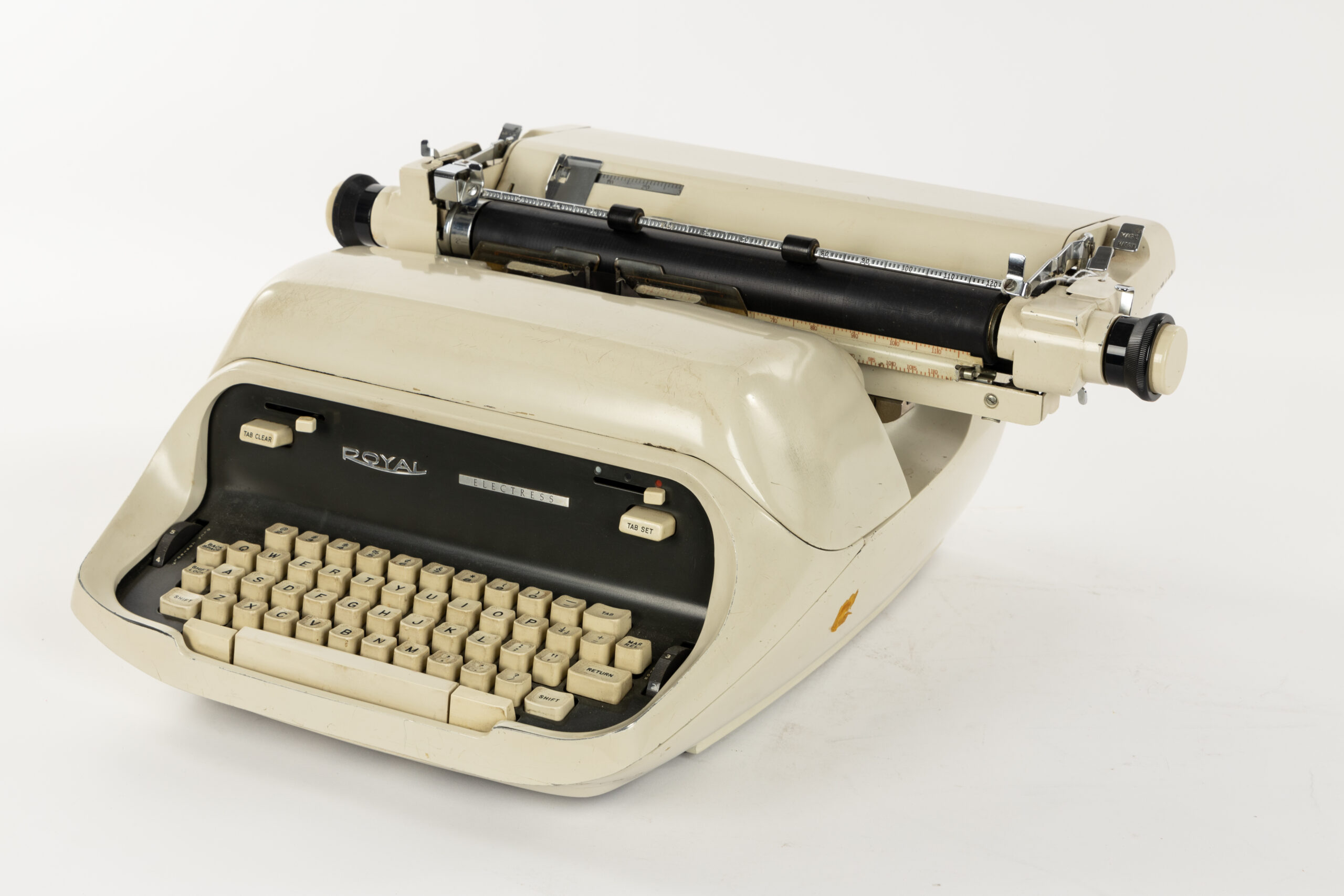 electric typewriter