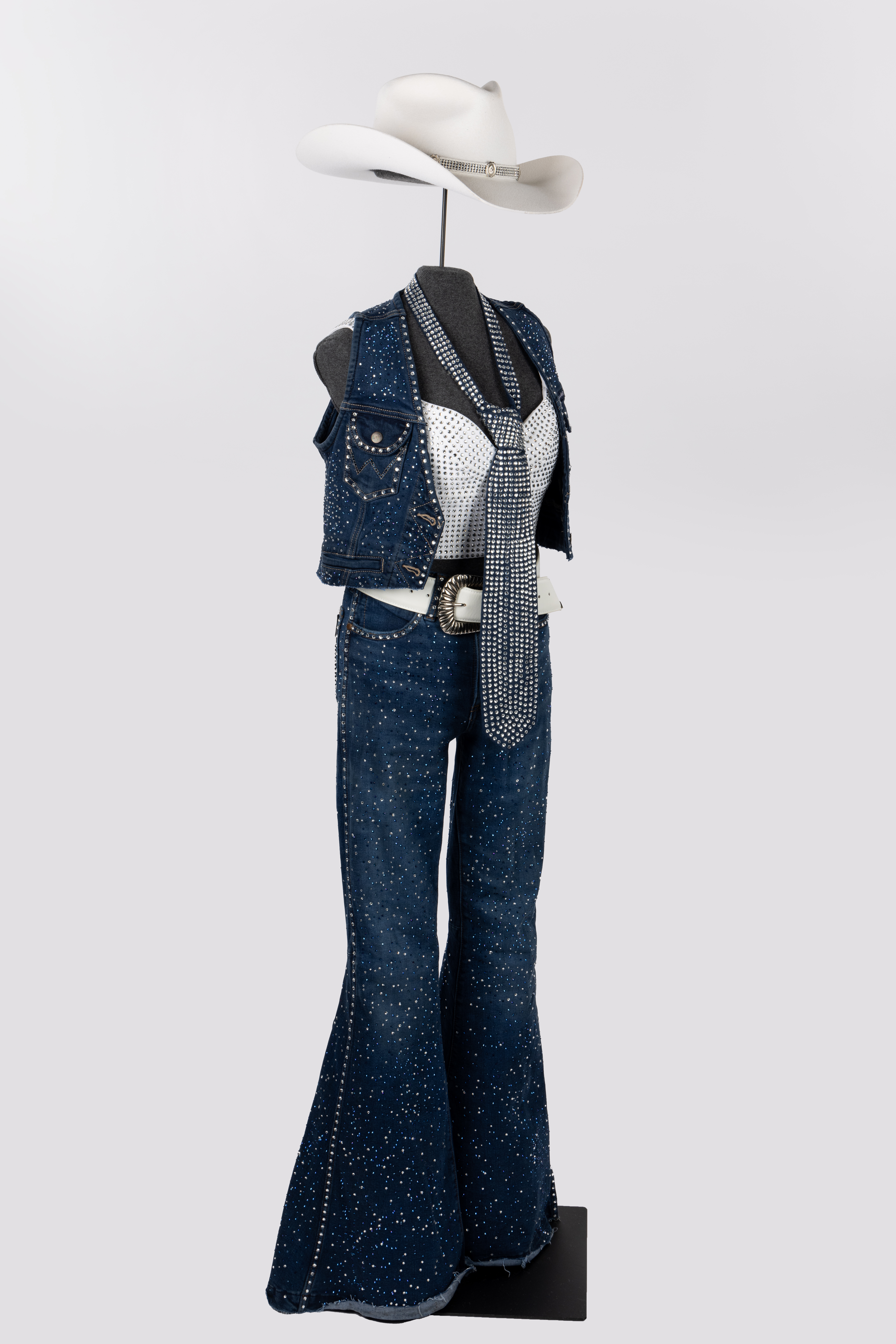 Lainey Wilson Disney Legends Ceremony Outfit